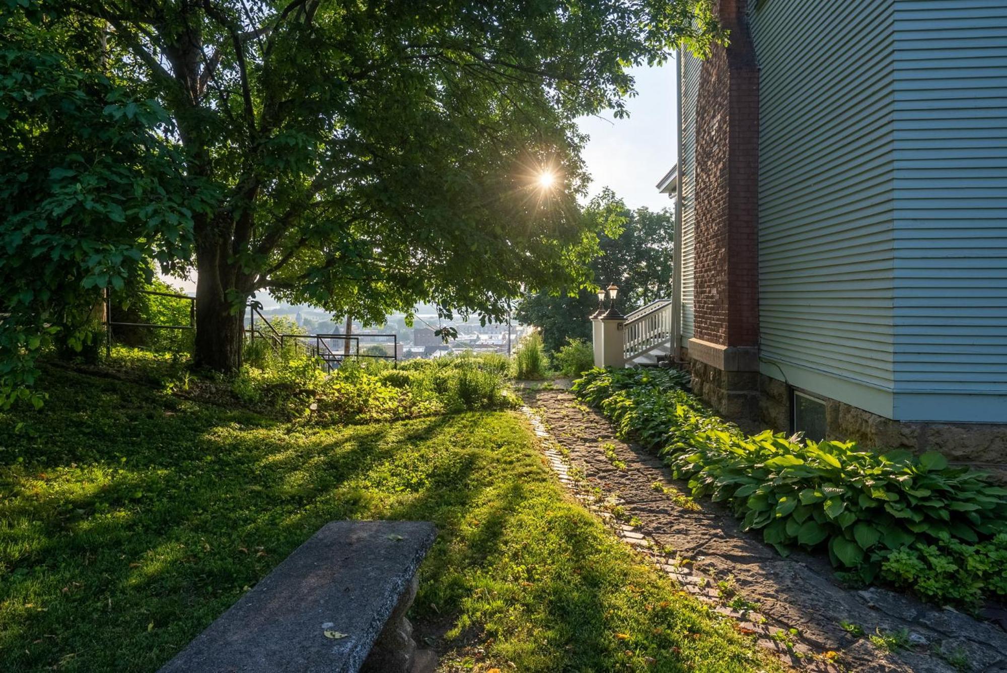 Dubuque'S Front Porch, Historic Charmer, Walk Downtown Exterior foto