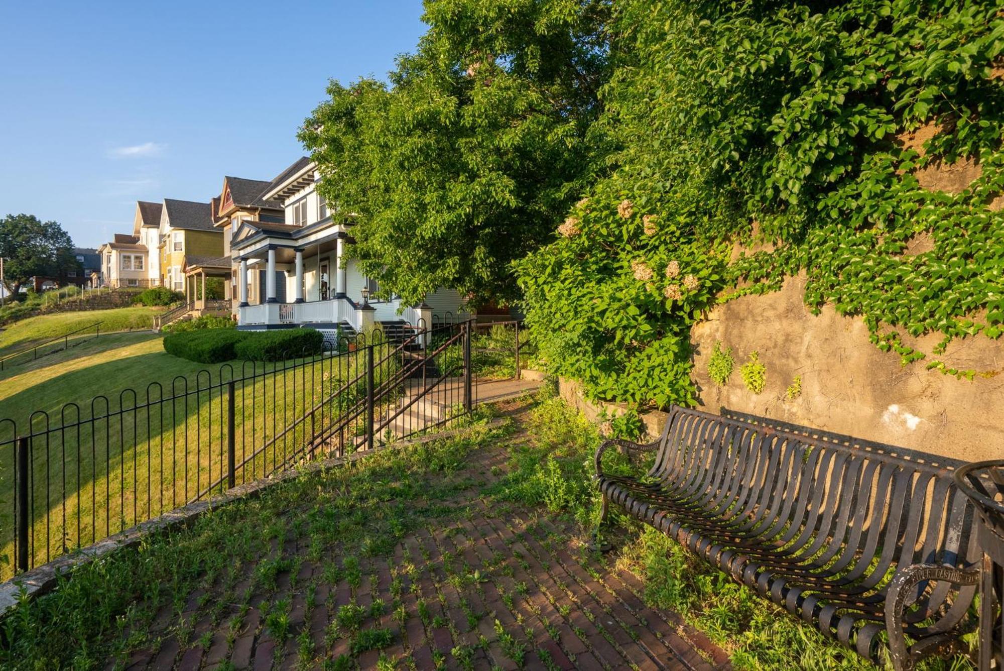 Dubuque'S Front Porch, Historic Charmer, Walk Downtown Exterior foto